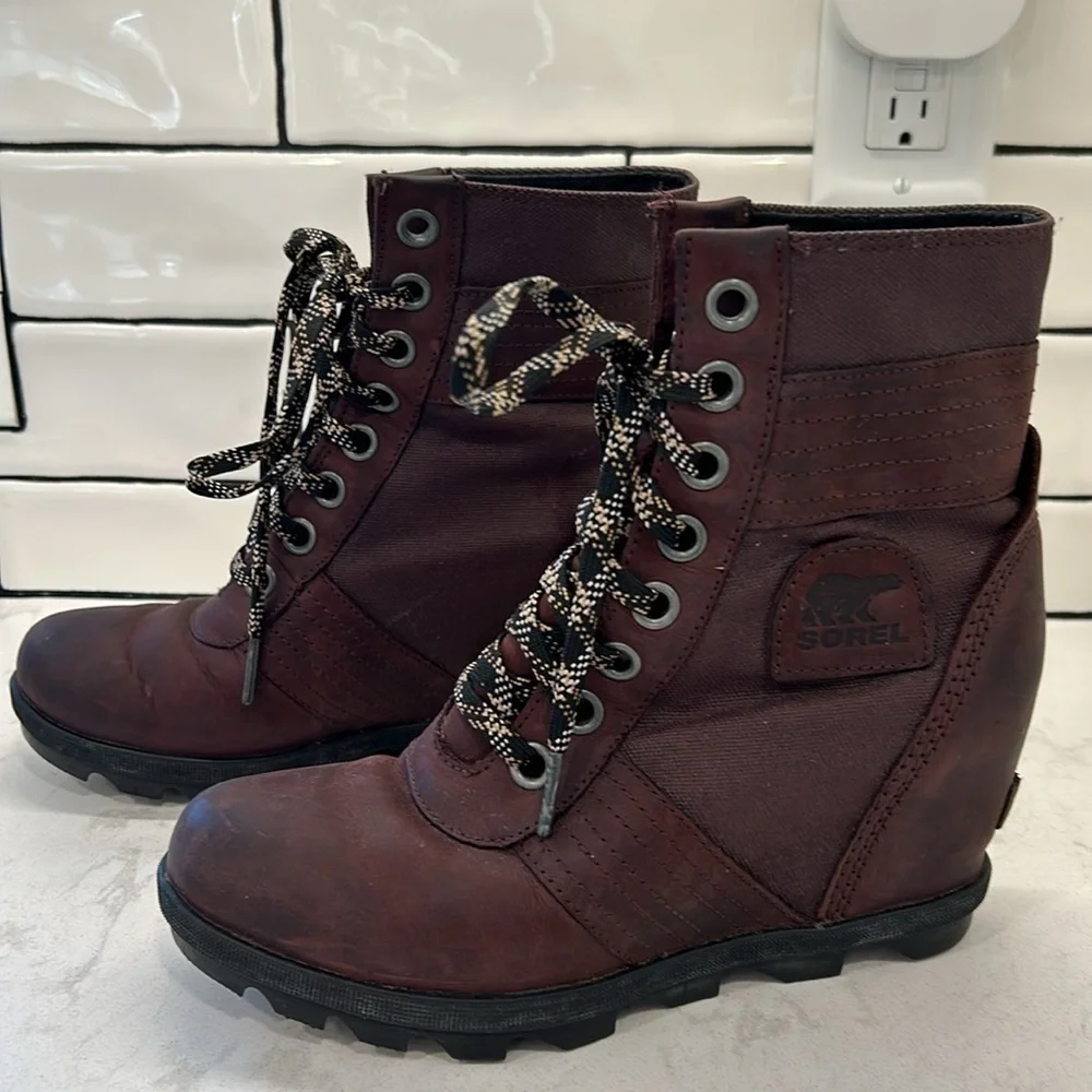 SOREL LEXIE™ Wedge Boot Burgundy Leather Lace Up Hi Top Chunky Size 8
